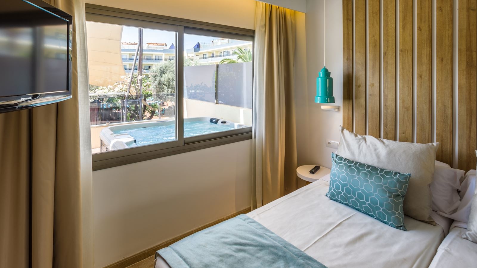 rooms-one-bedroom-penthose-suite