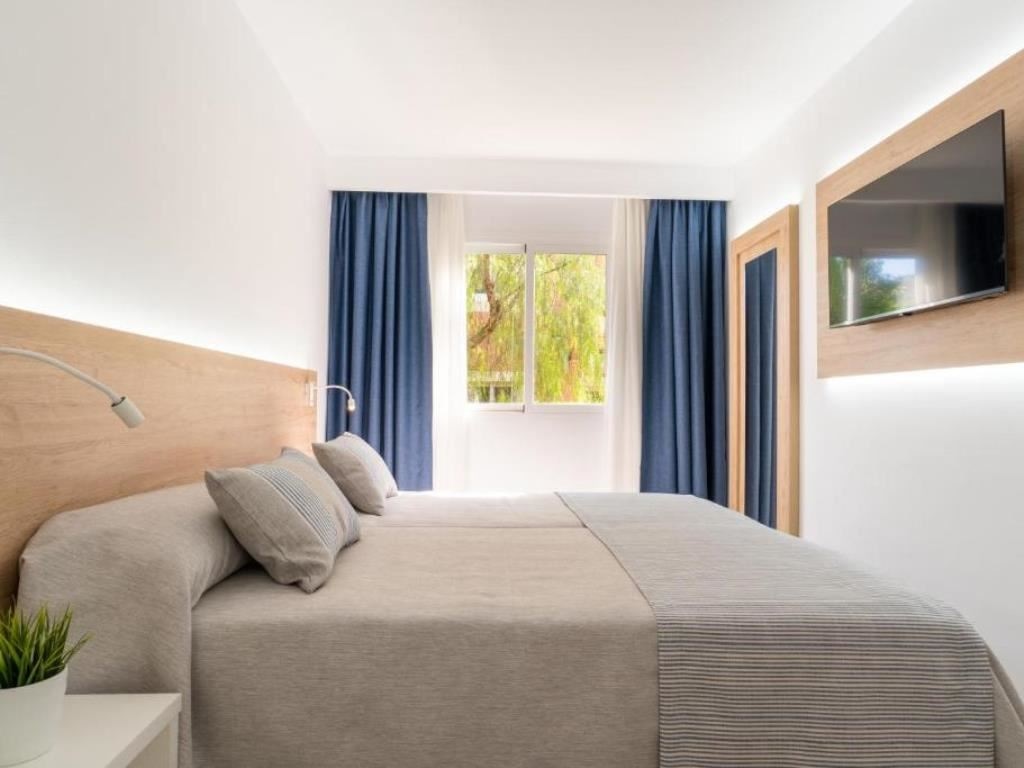 rooms-apartment-premium-balcony-or-terrace