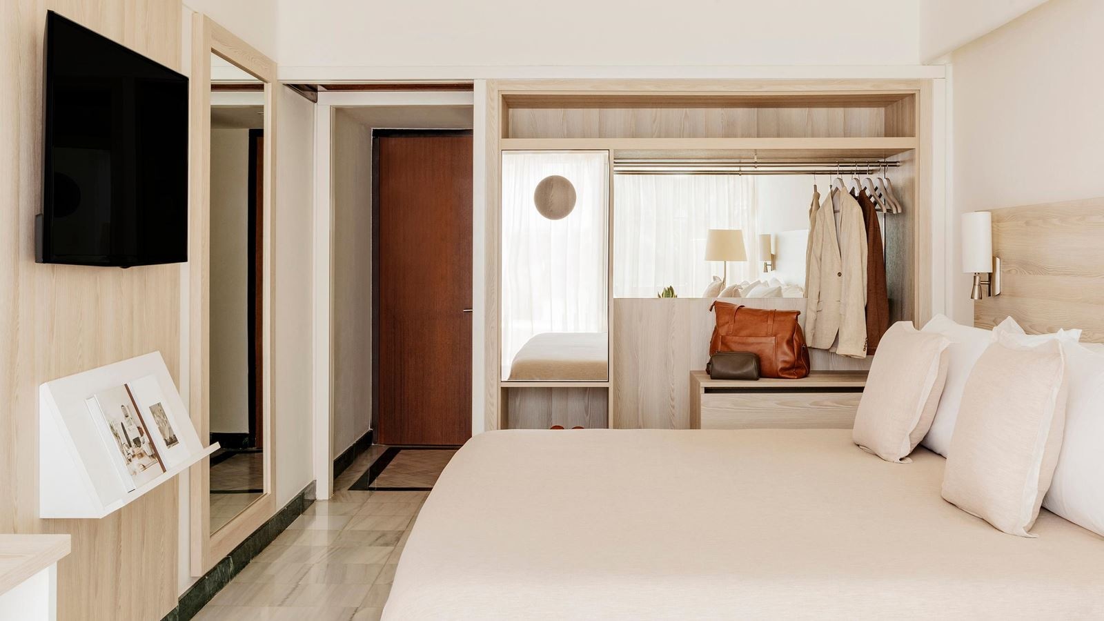 rooms-c2v--double-premium-ocean-front-balcony