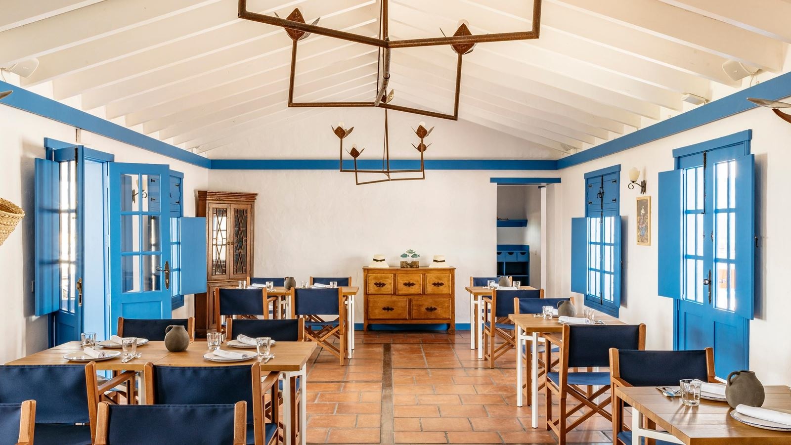 restaurants-la-graciosa-local