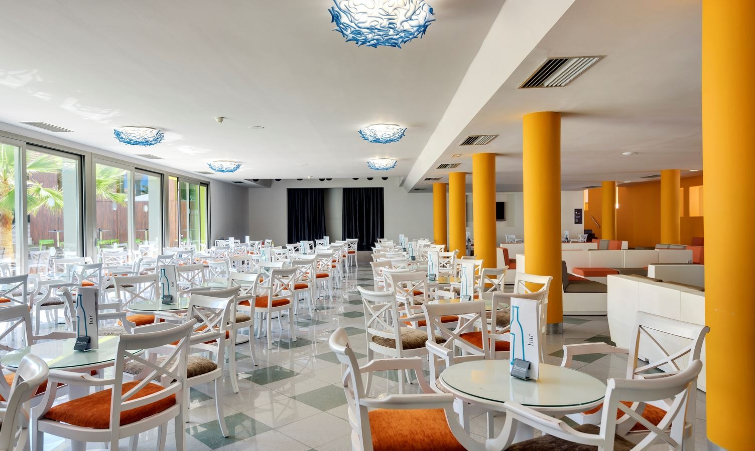 restaurants-pool-bar