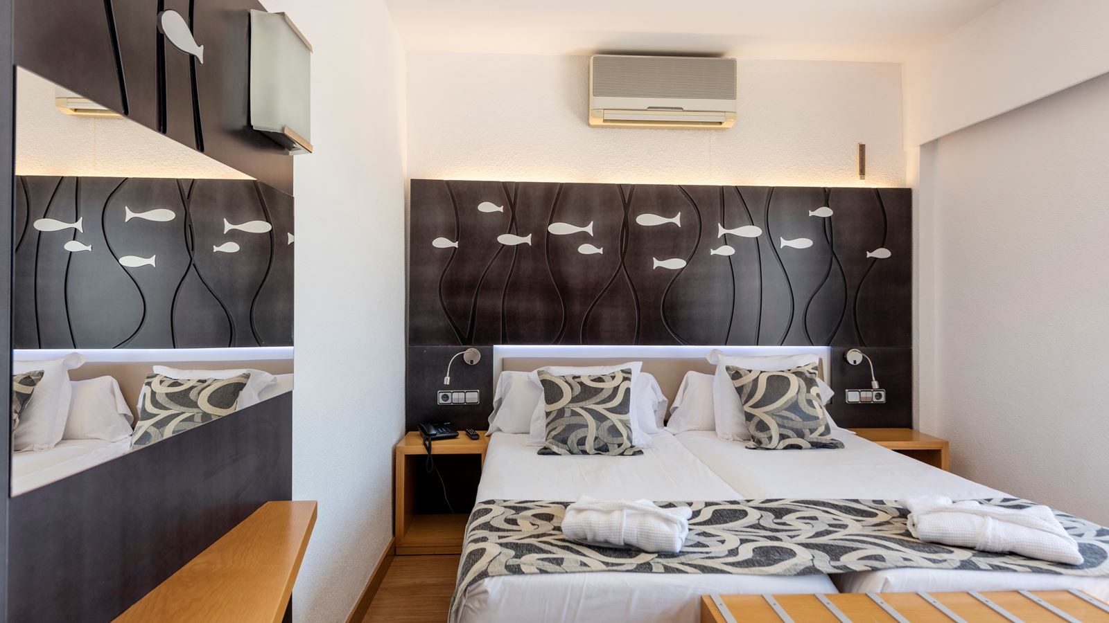 rooms-double-standard-room-balcony-or-terrace