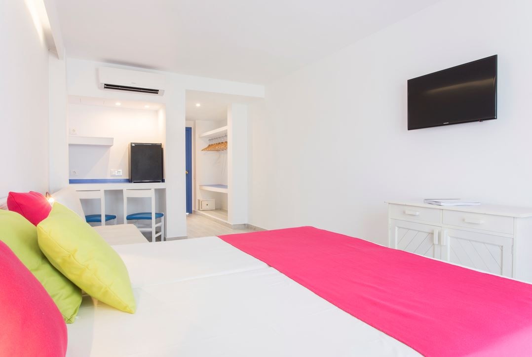 rooms-double-standard-balcony-or-terrace