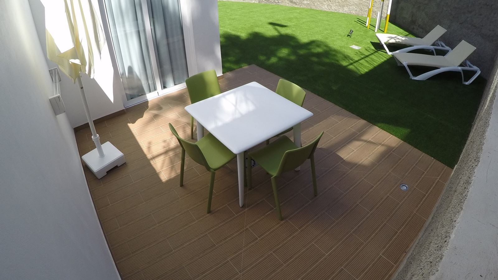 rooms-apartment-with-terrace