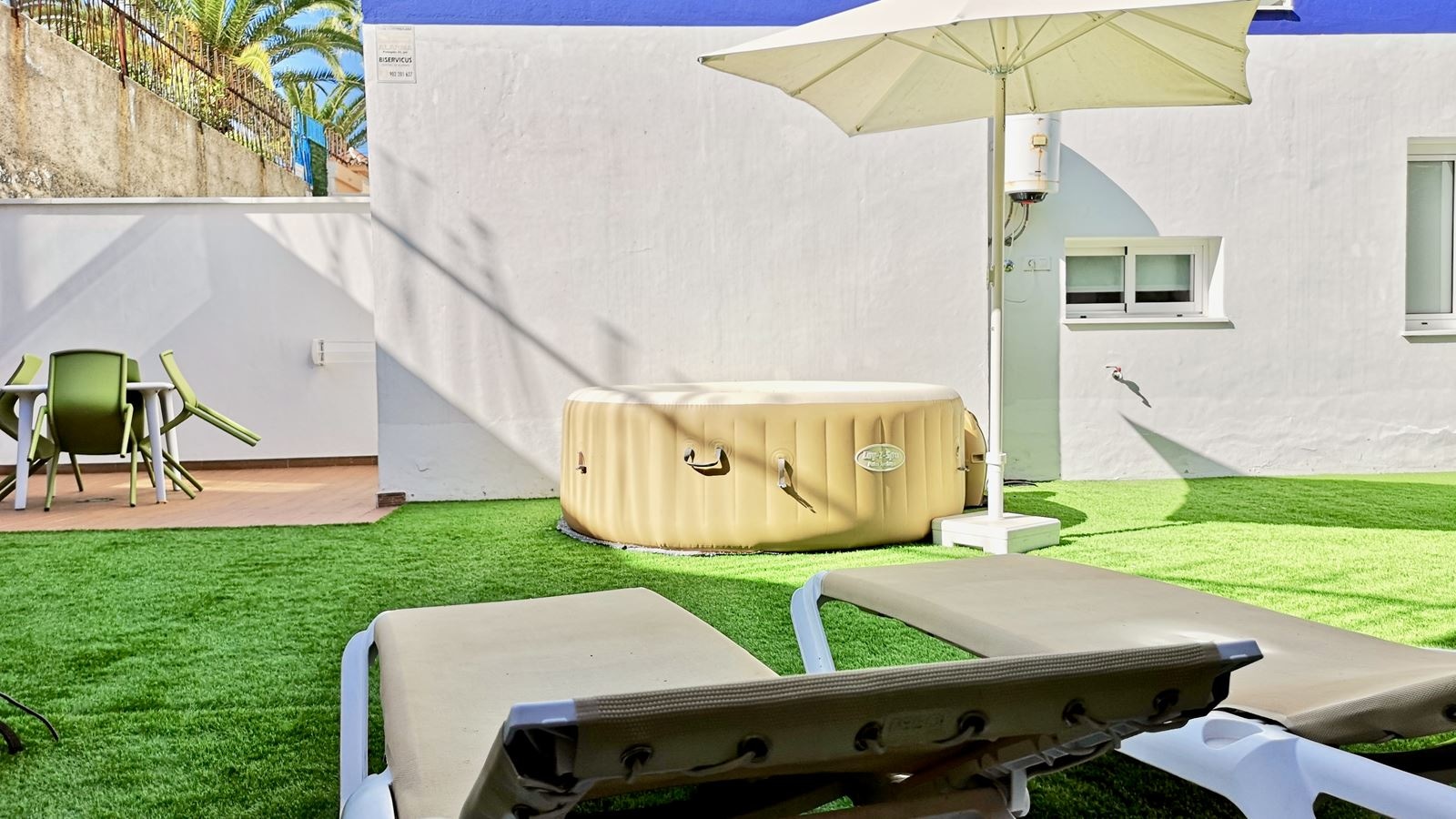 rooms-apartment-with-terrace