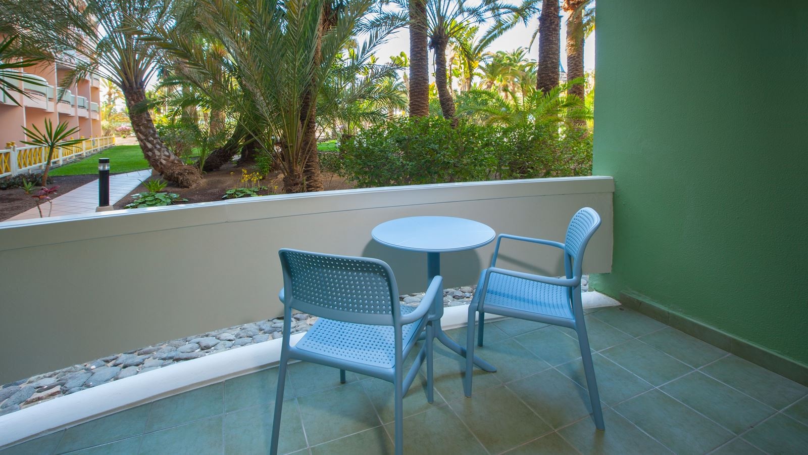 rooms-dst-double-standard-balcony