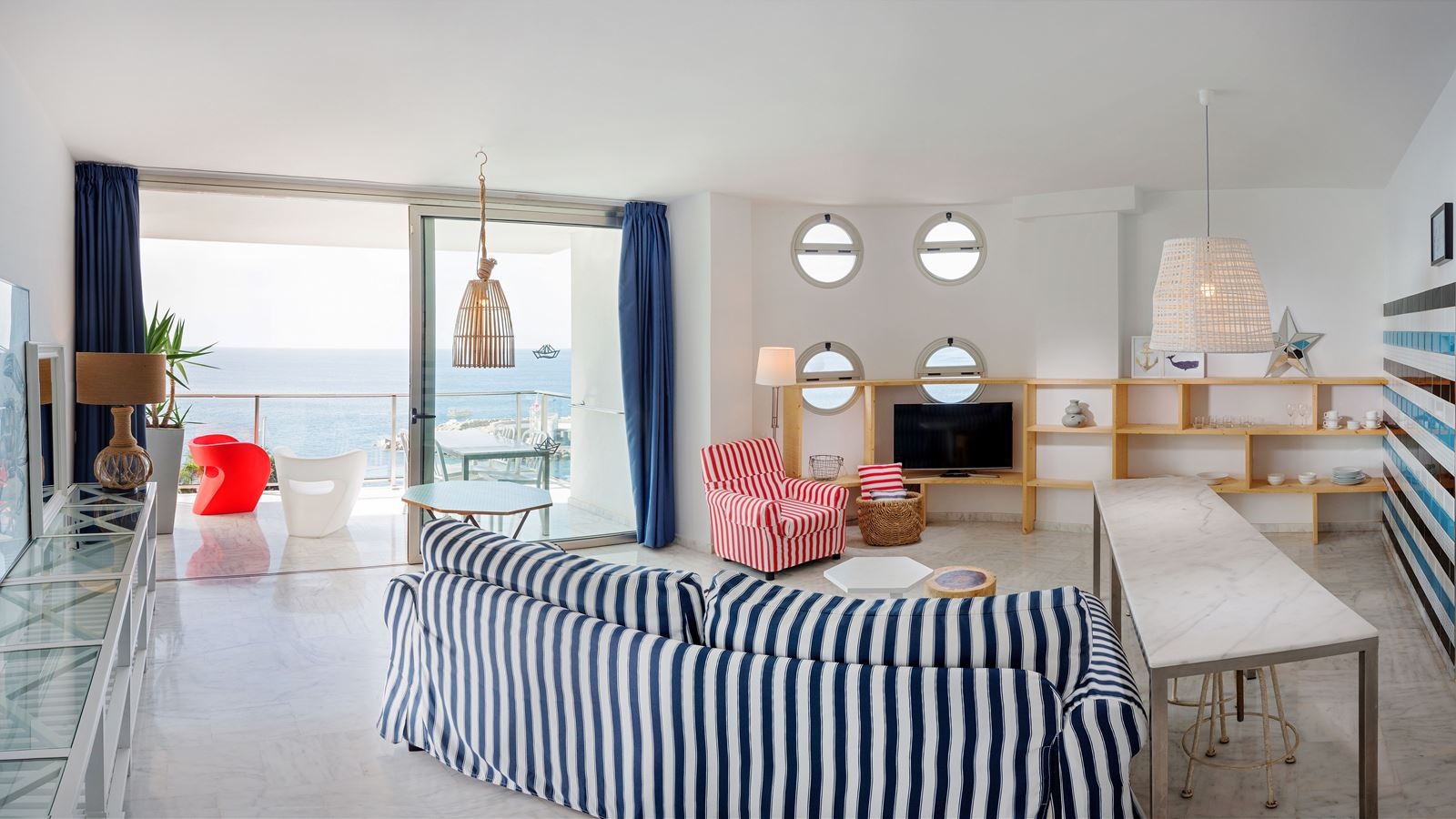 rooms-standard-suite-with-balcony