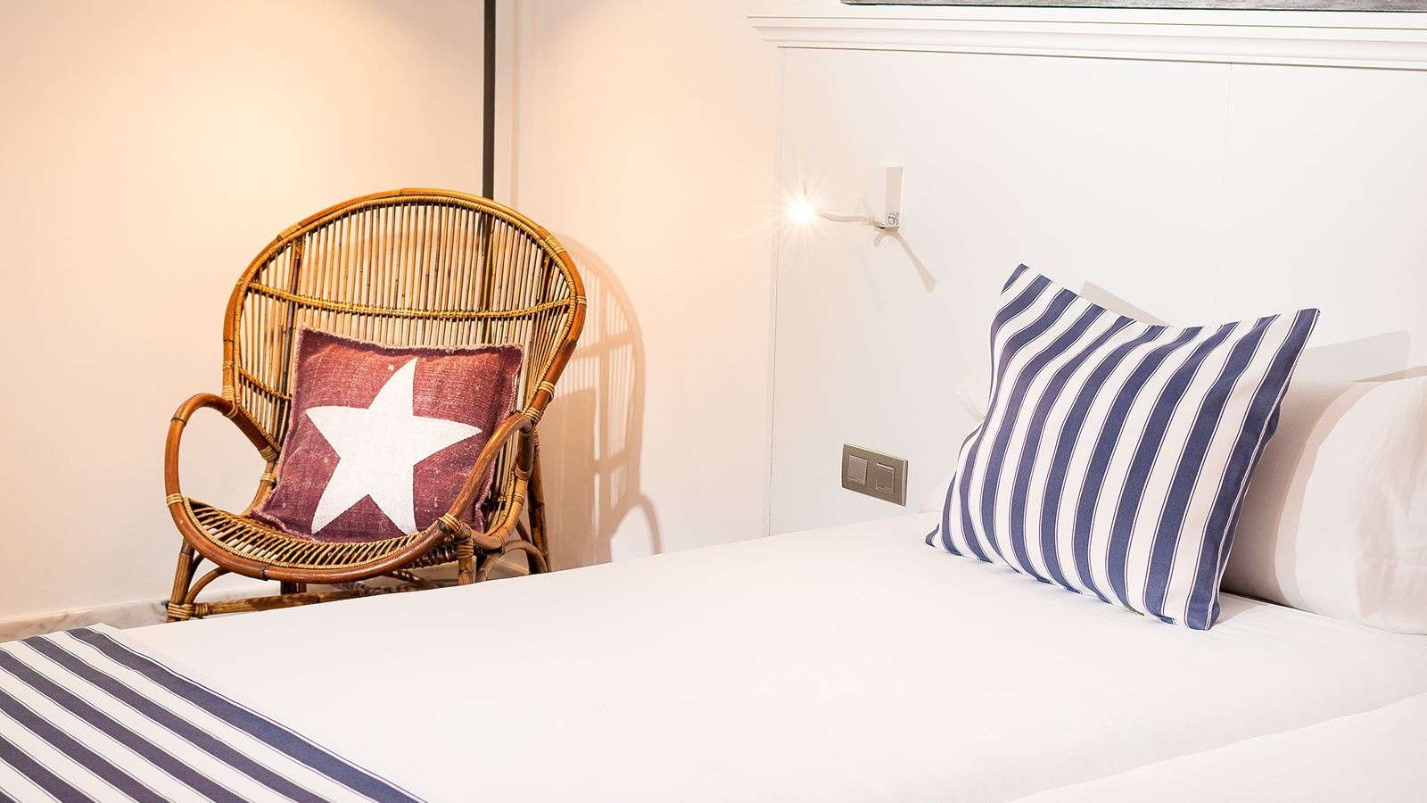 rooms-select-suite-with-balcony-6th-or-7th-floors