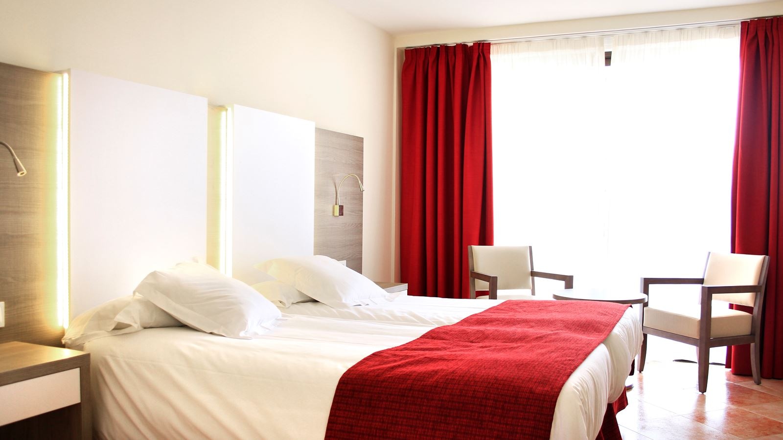 rooms-double-superior-main-building