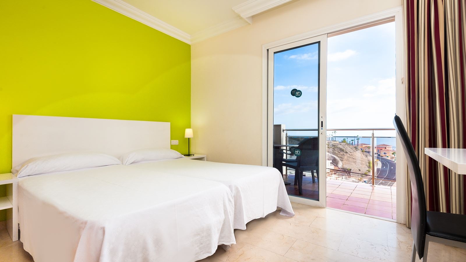 rooms-3-bedroom-standard-apartment-balcony-or-terrace