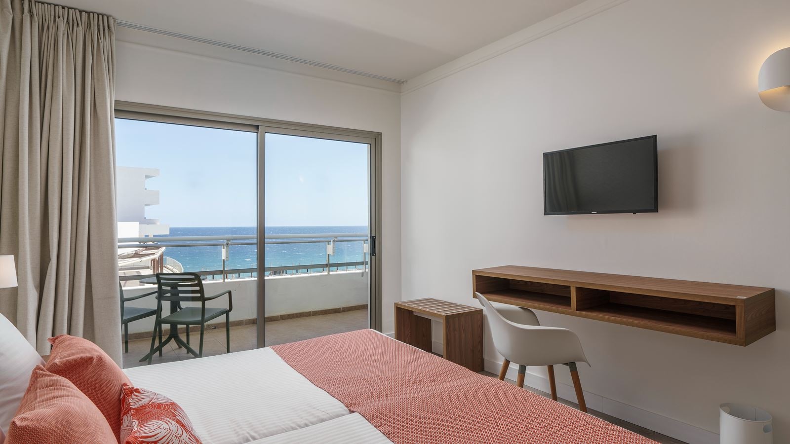 rooms-suite-frontal-ocean-view
