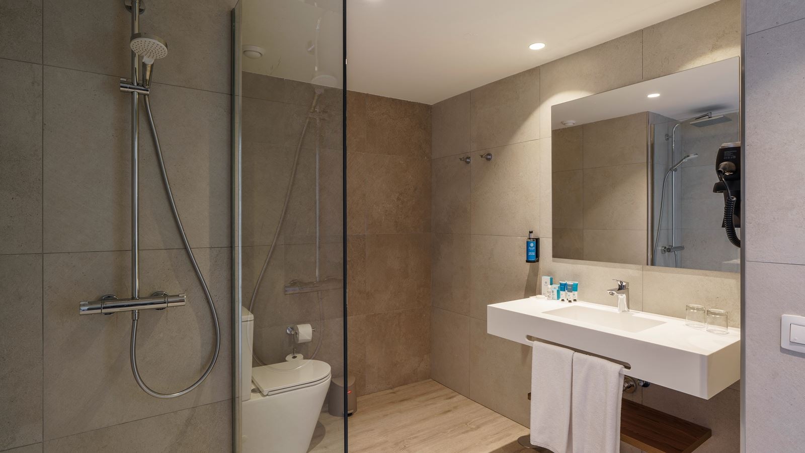 rooms-suite-frontal-ocean-view