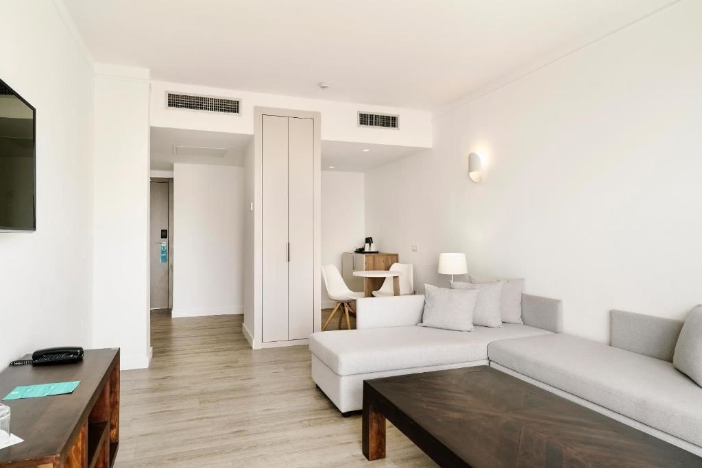 rooms-my-favorite-club-suite-ocean-view