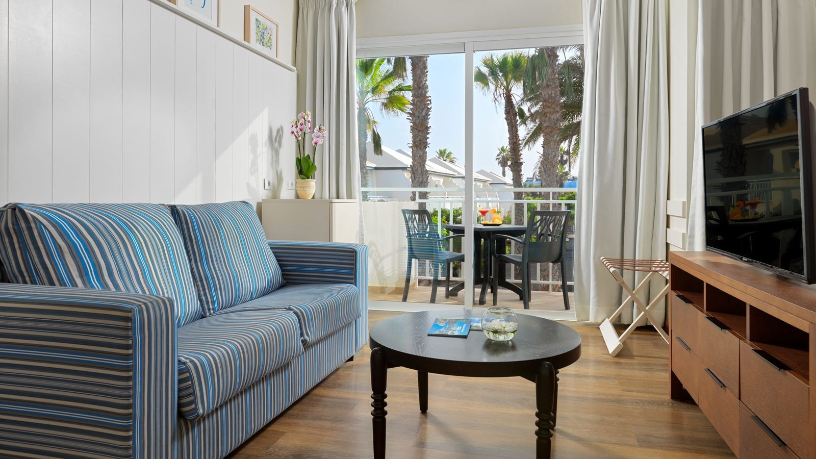 rooms-junior-suite-balcony-or-terrace