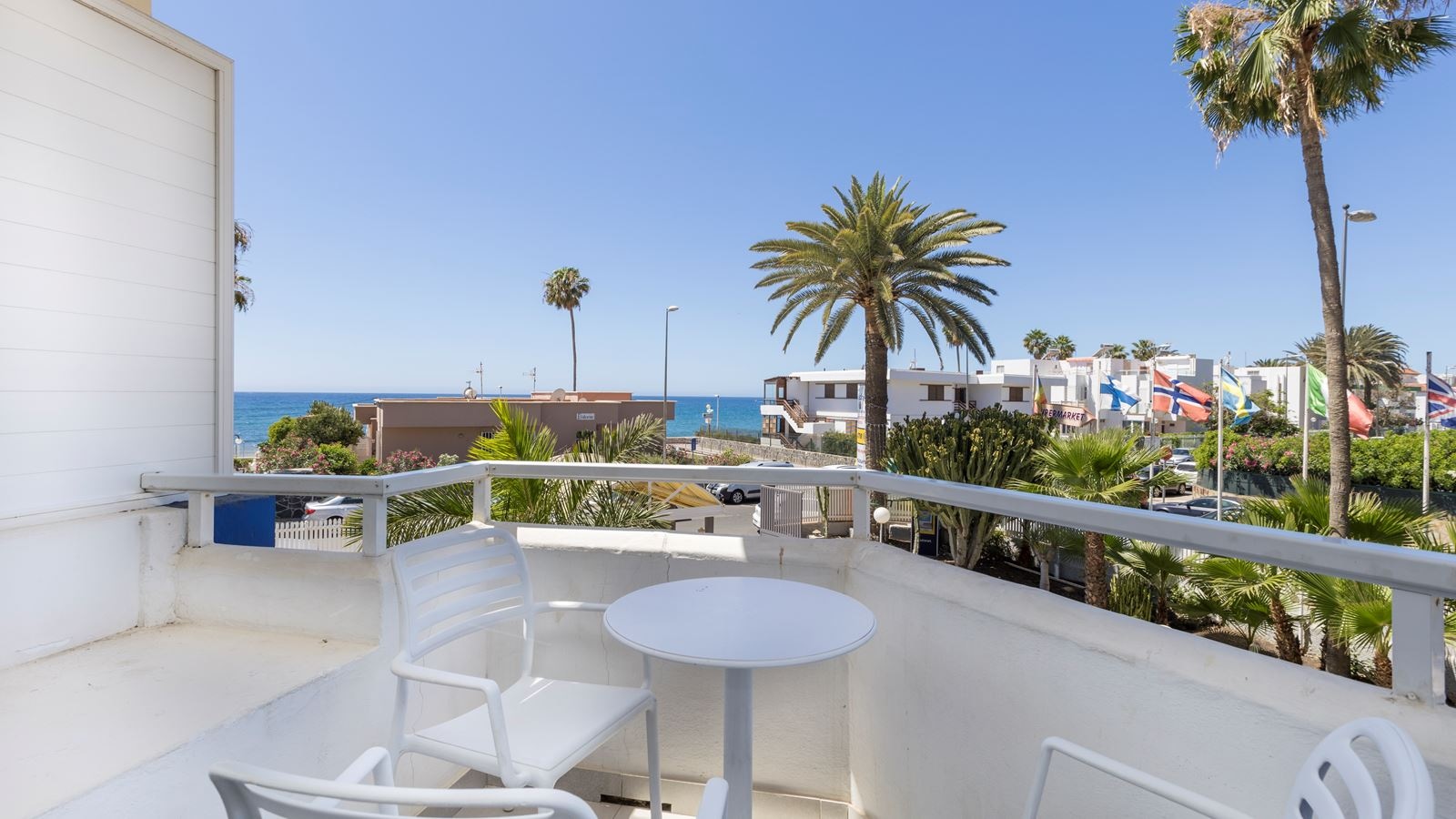 rooms-standard-studio-with-balcony-str