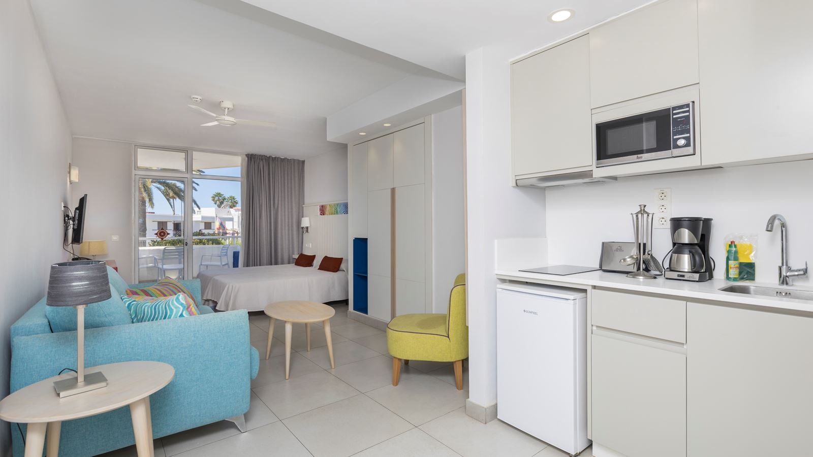 rooms-standard-studio-with-balcony-str