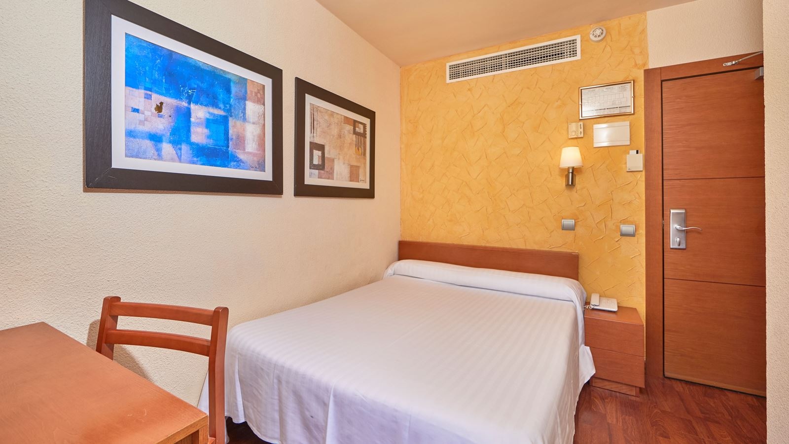 rooms-ib--single-room