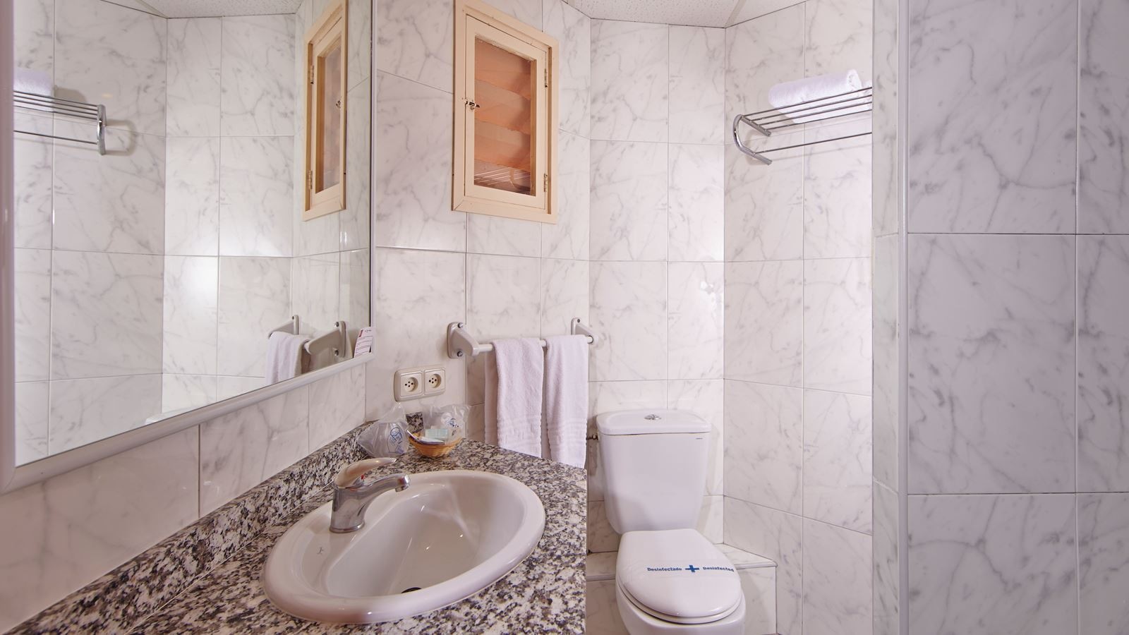 rooms-ib--single-room