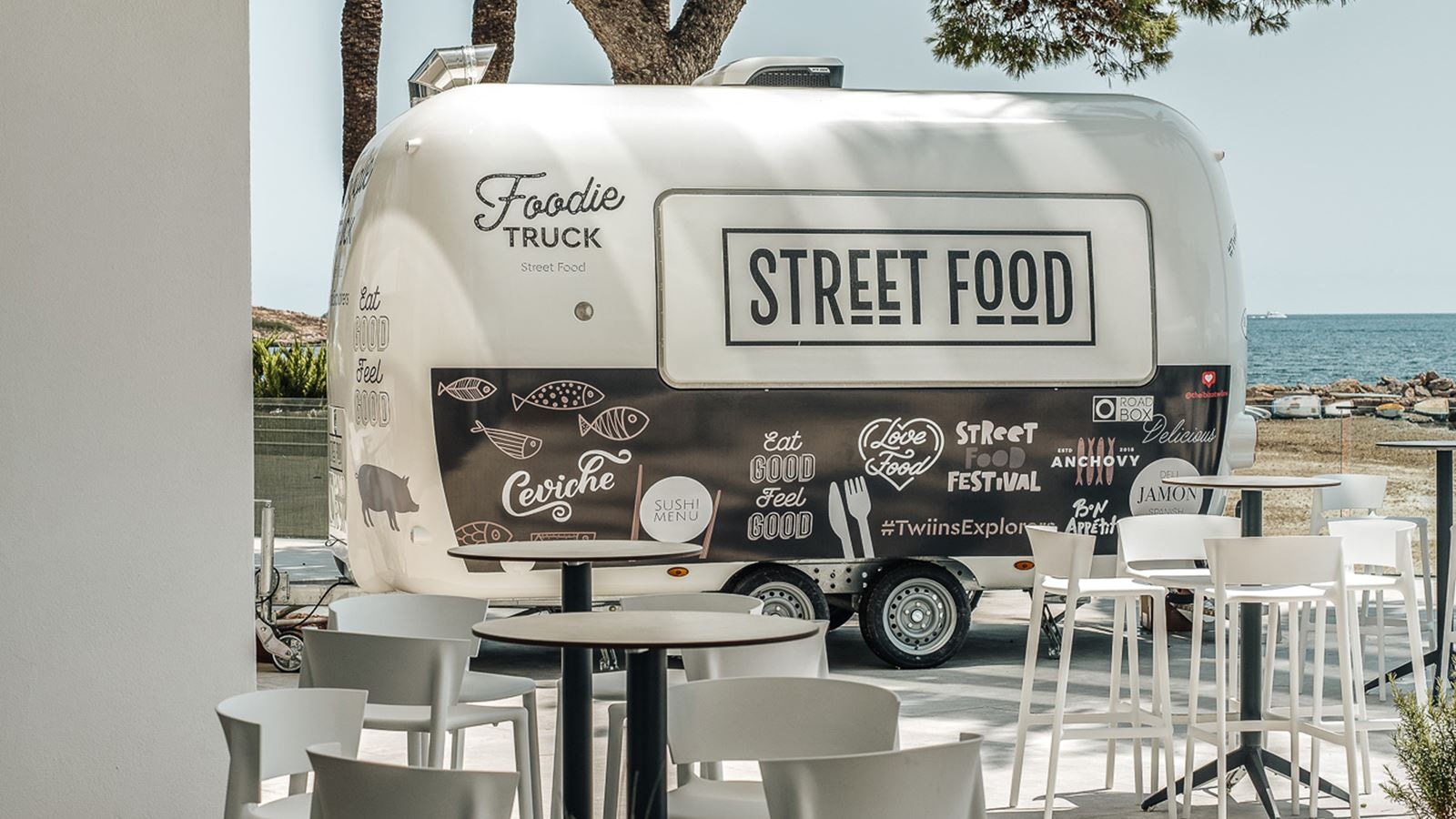 bars-food-truck-gastro-on-wheels