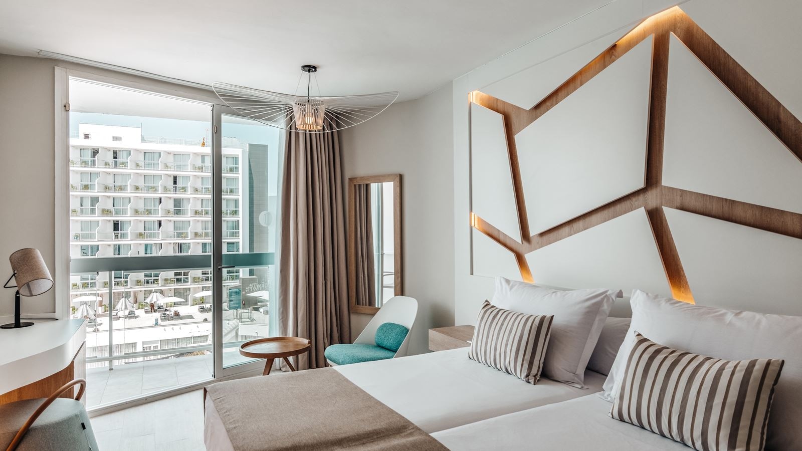 rooms-dl-life-double-room-with-balcony