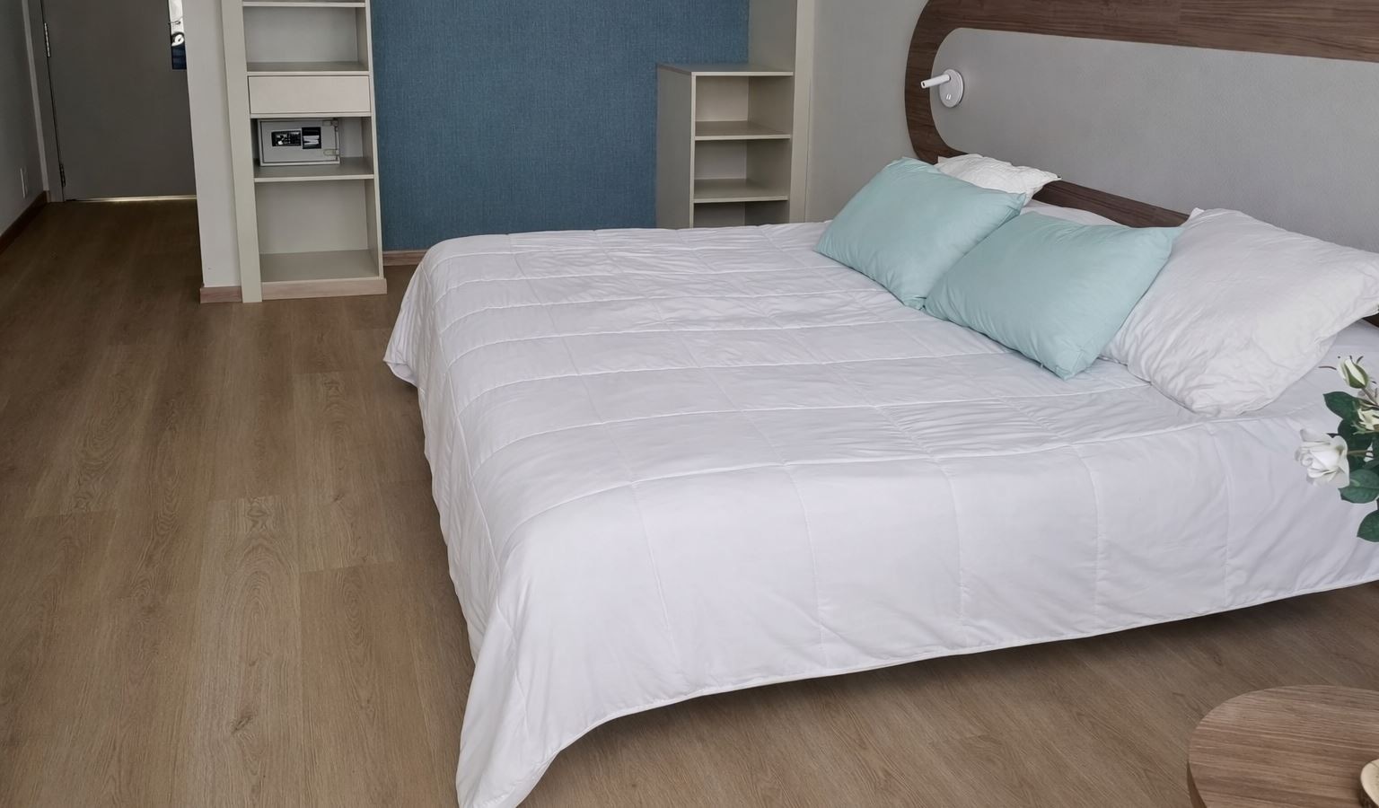 rooms-twin-room-superior-with-balcony-or-terrace