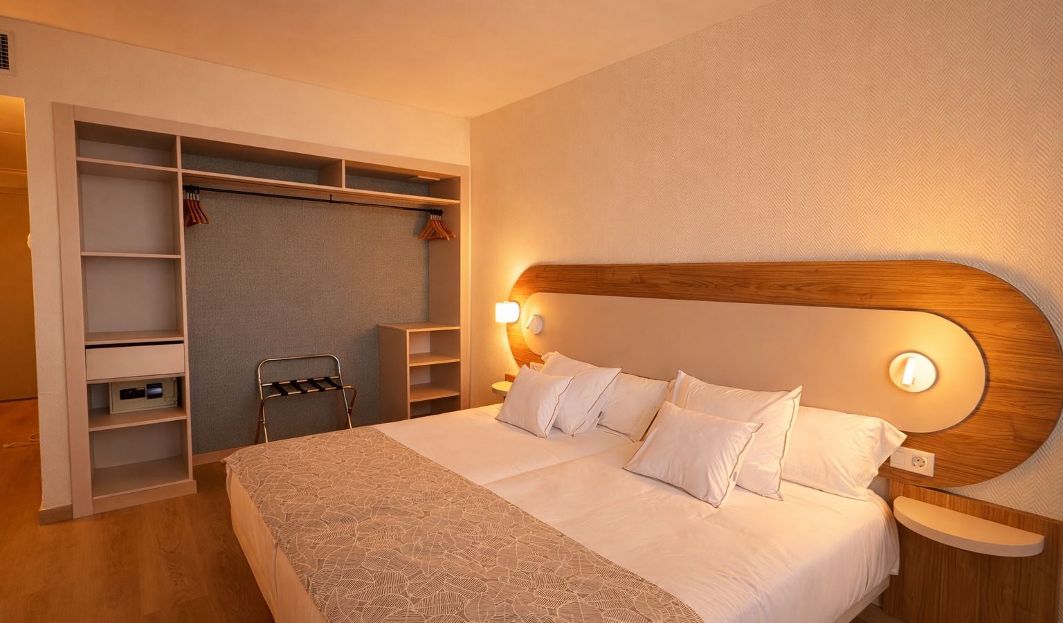 rooms-superior-room-with-balcony-or-terrace