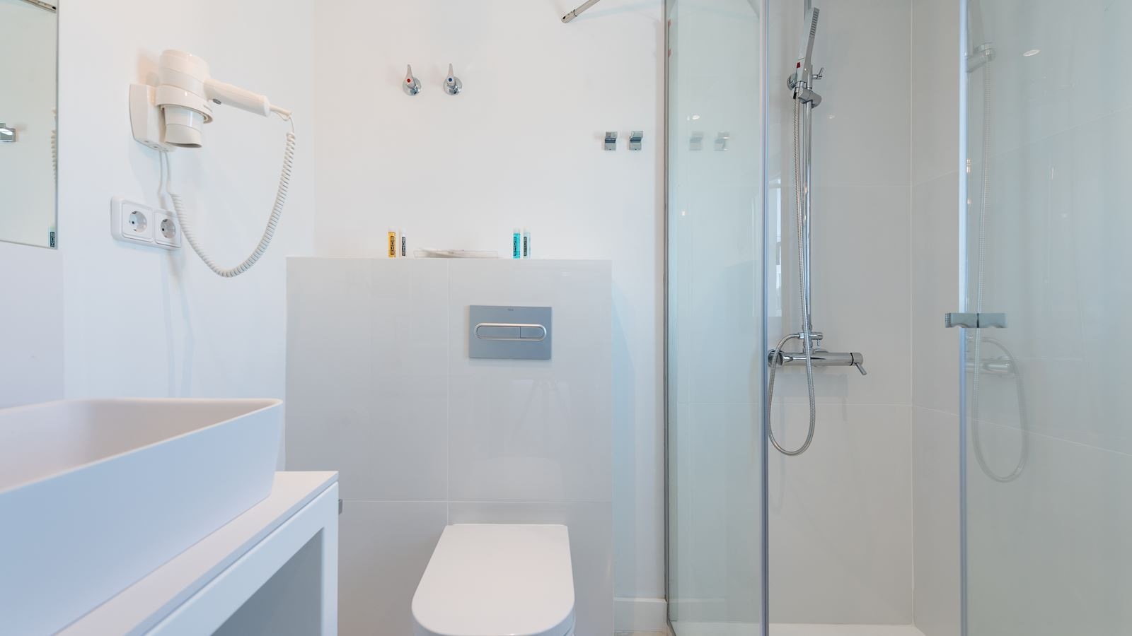 rooms-suite-terrace-emblem--sut