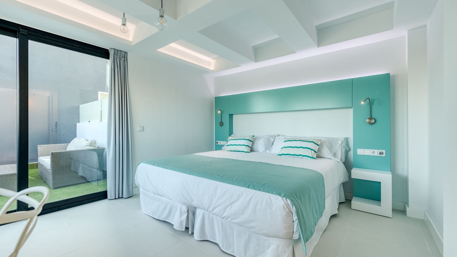 rooms-suite-terrace-emblem--sut