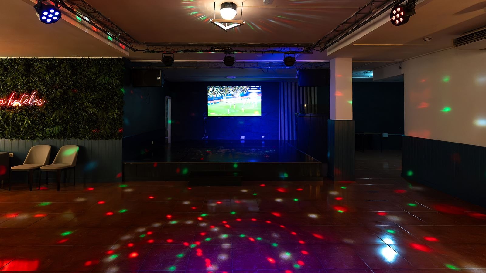 bars-disco-bar-winter