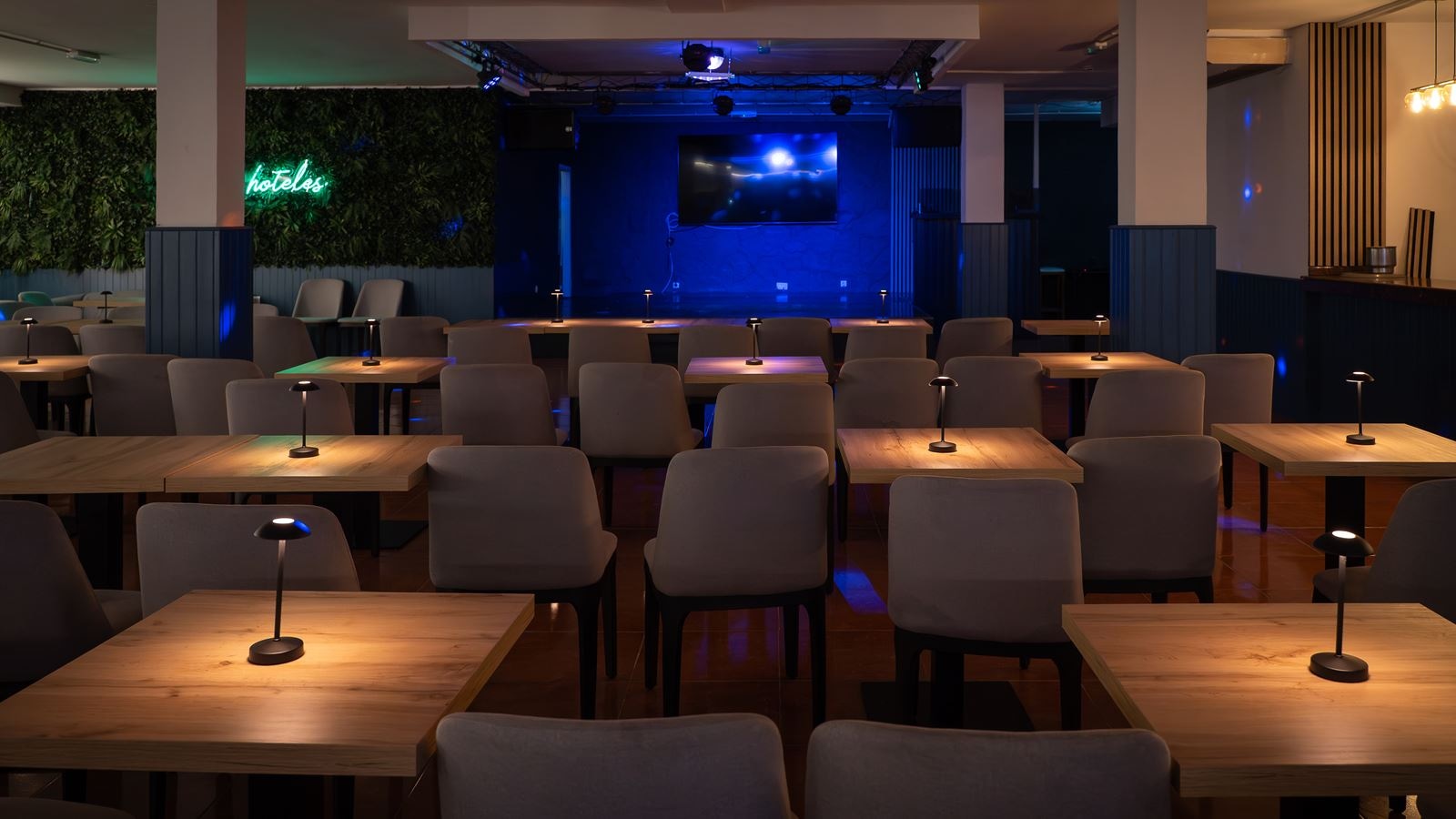 bars-disco-bar-summer