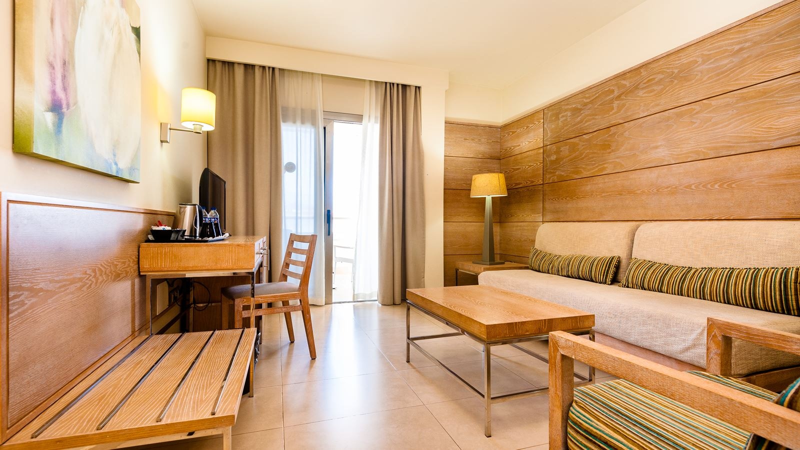 rooms-junior-suite-mountain-view