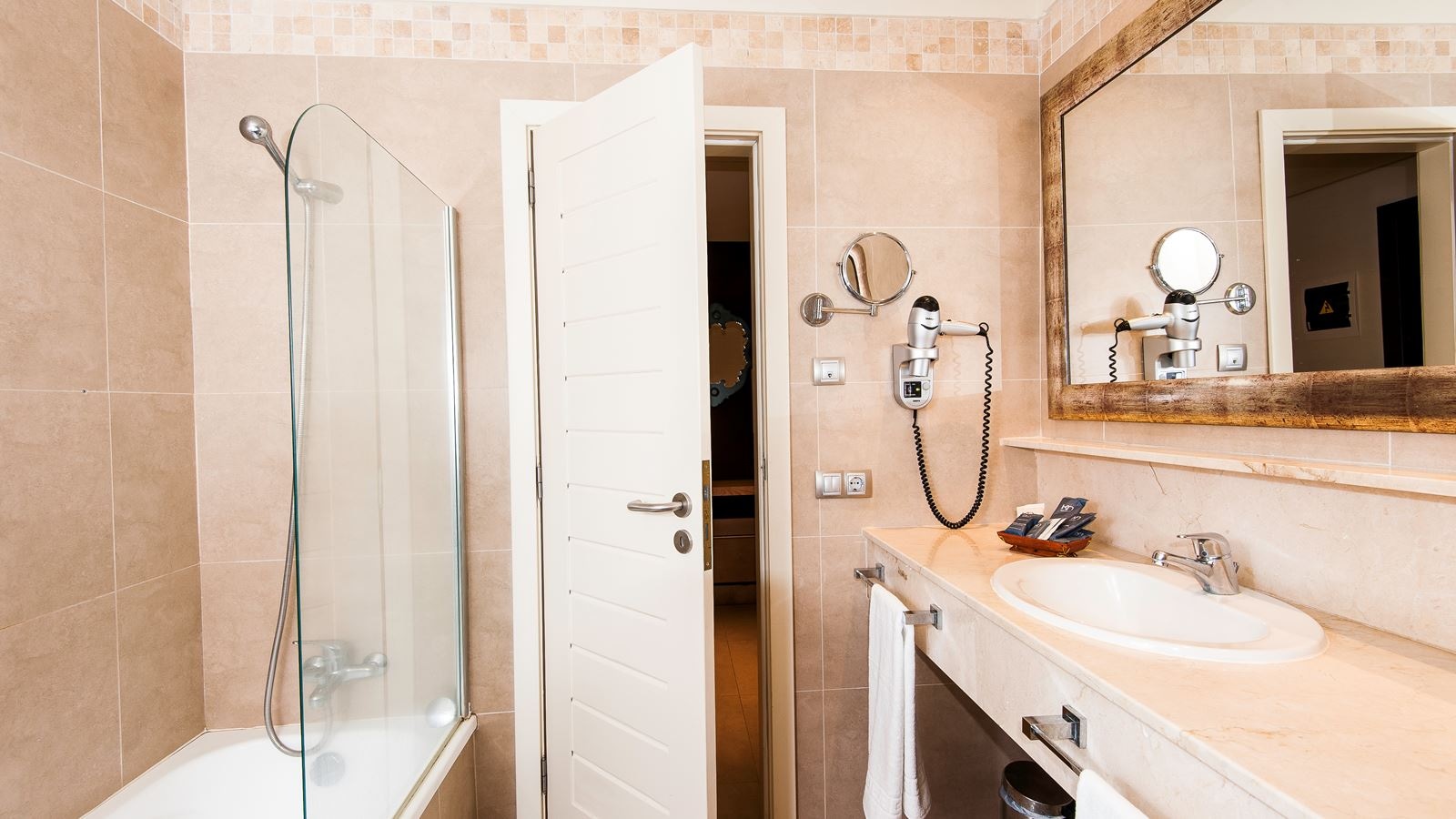 rooms-junior-suite-sea-view