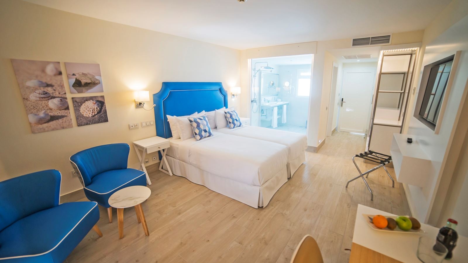 rooms-double-standard-room-seaview-balcony-or-terrace