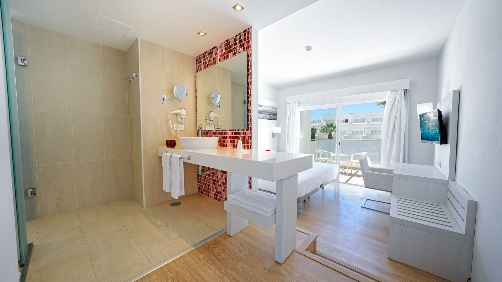 rooms-junior-suite-balcony-or-terrace