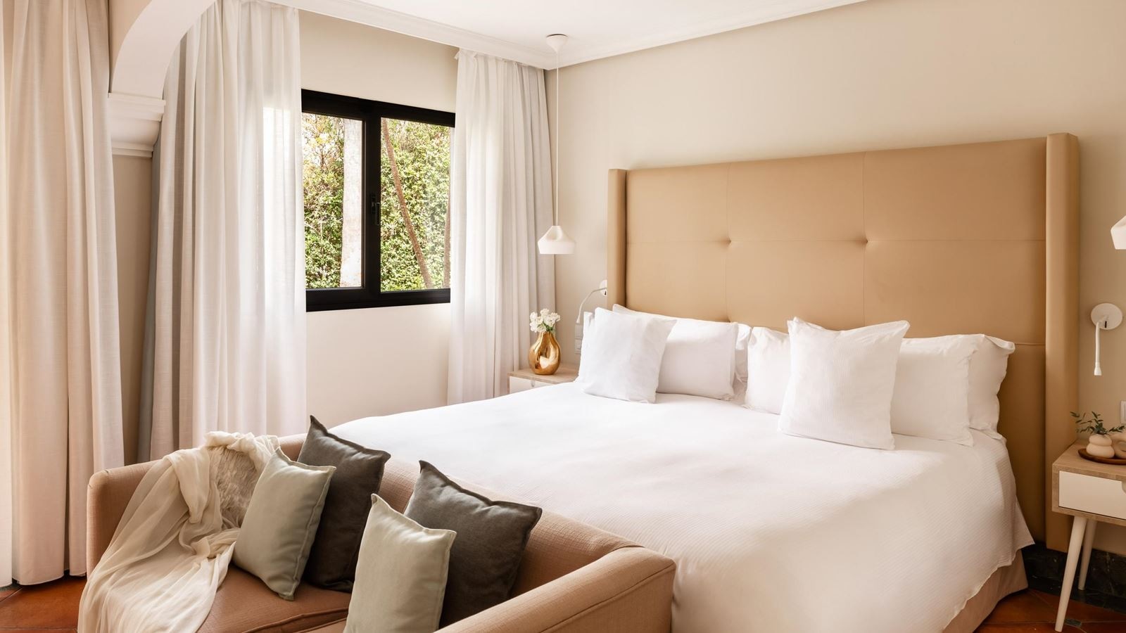 rooms-double-premium-room-balcony-or-terrace