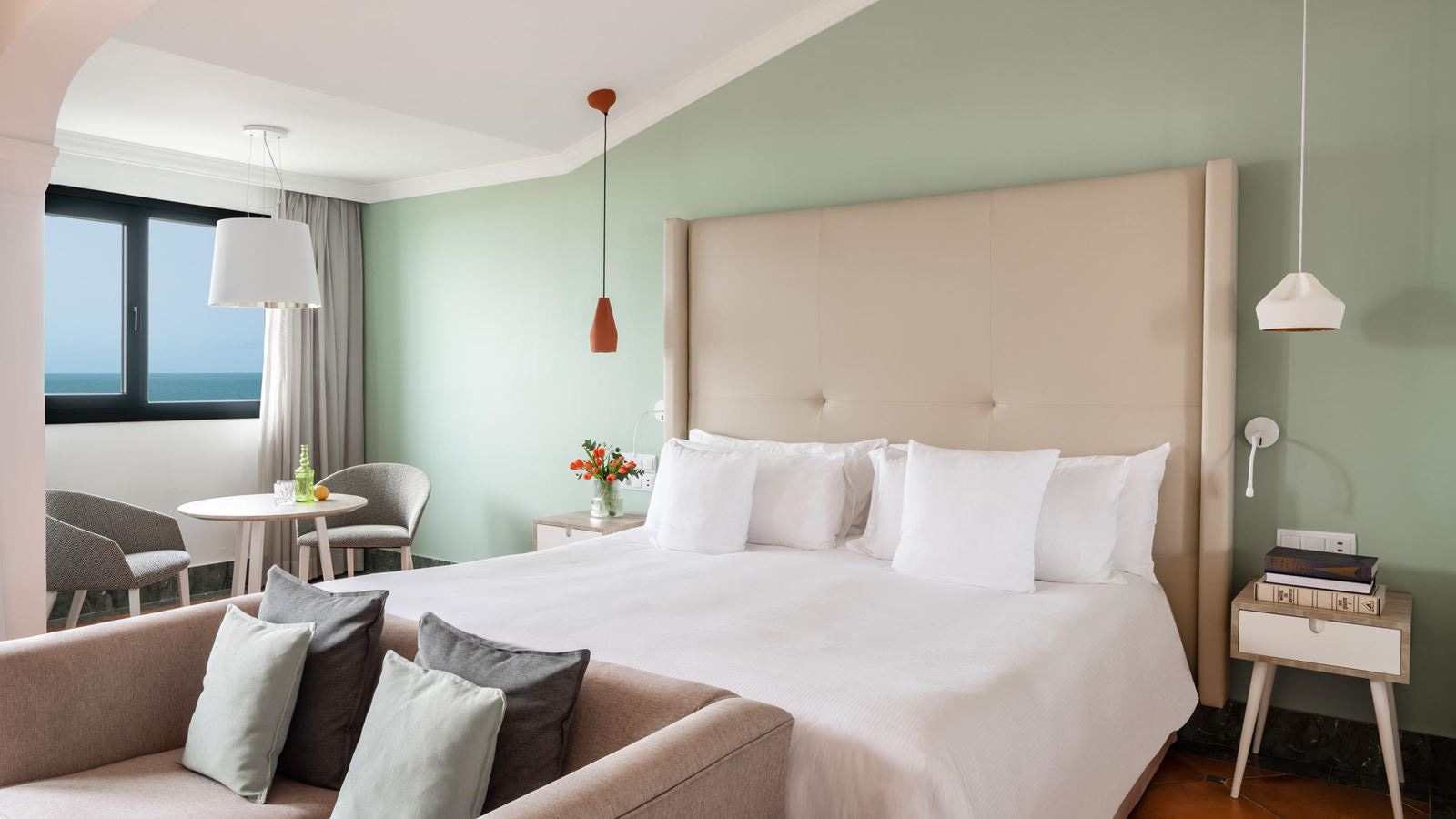 rooms-e2v-double-red-level-front-ocean-view