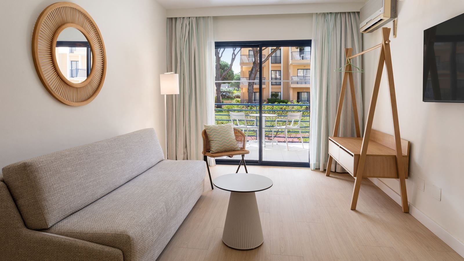 rooms-one-bedroom-apartment