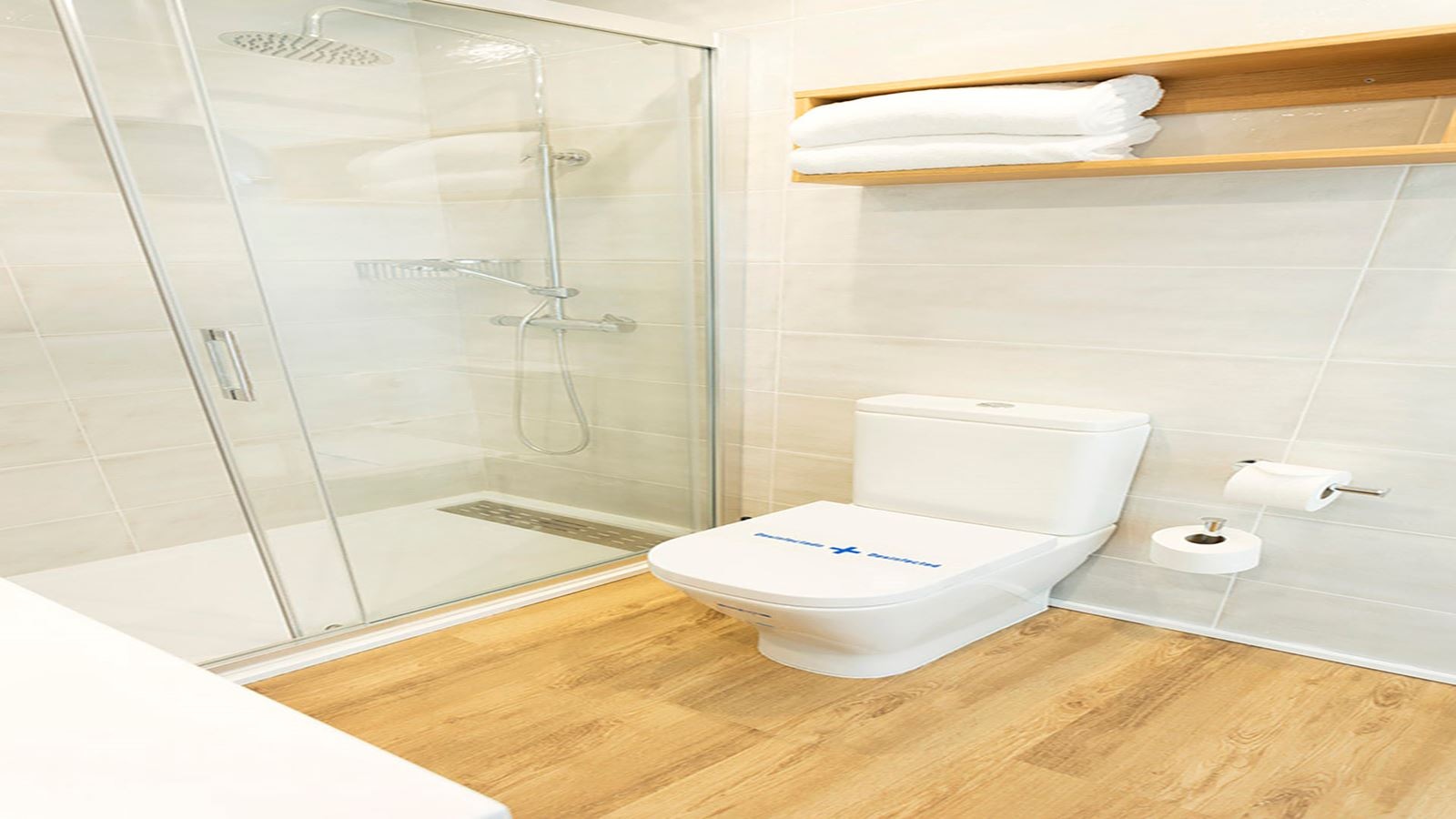 rooms-double-pool-view