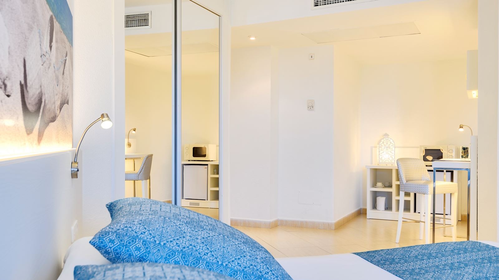 rooms-double-balcony-or-terrace