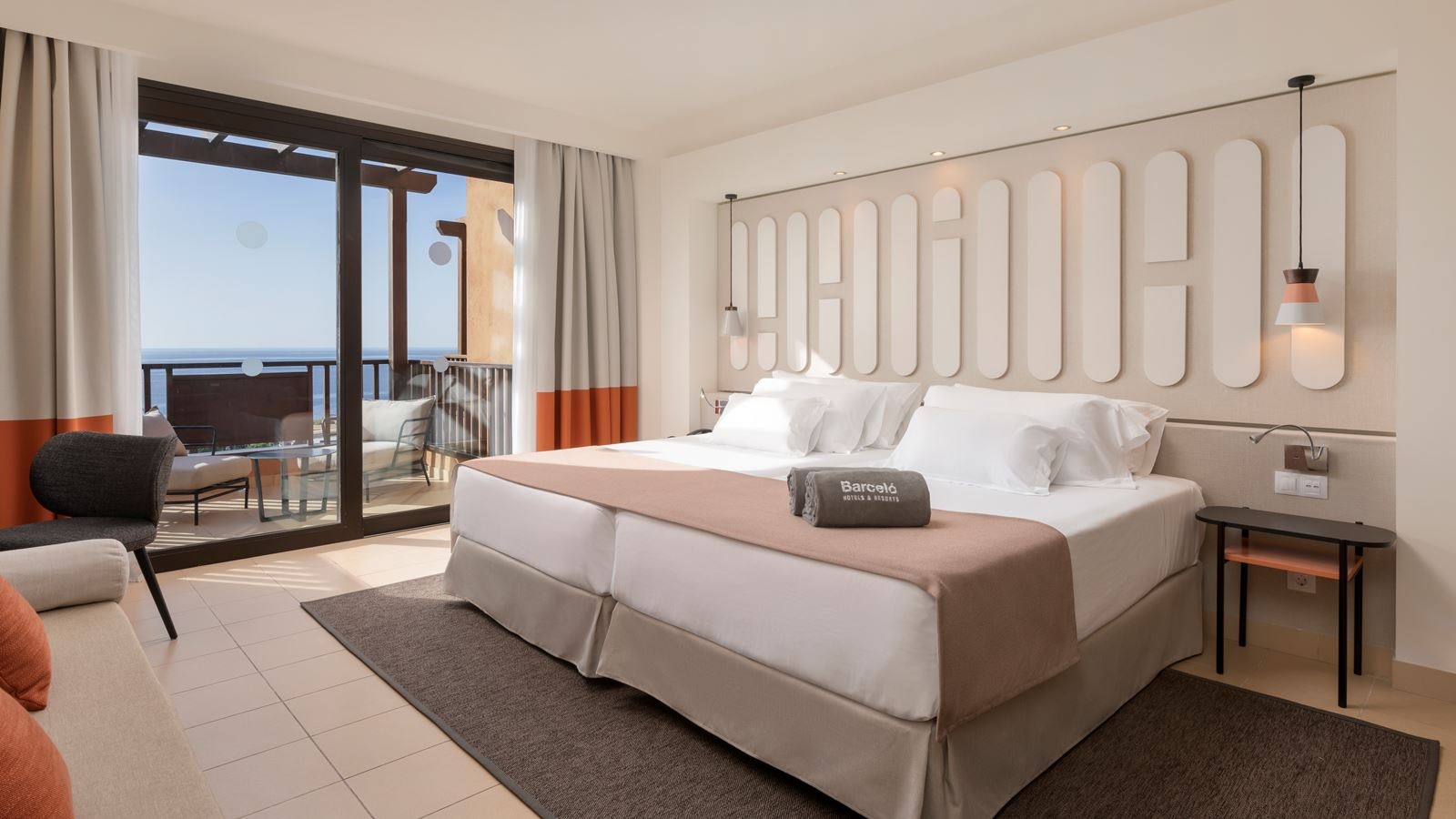 rooms-deluxe-room-ocean-view