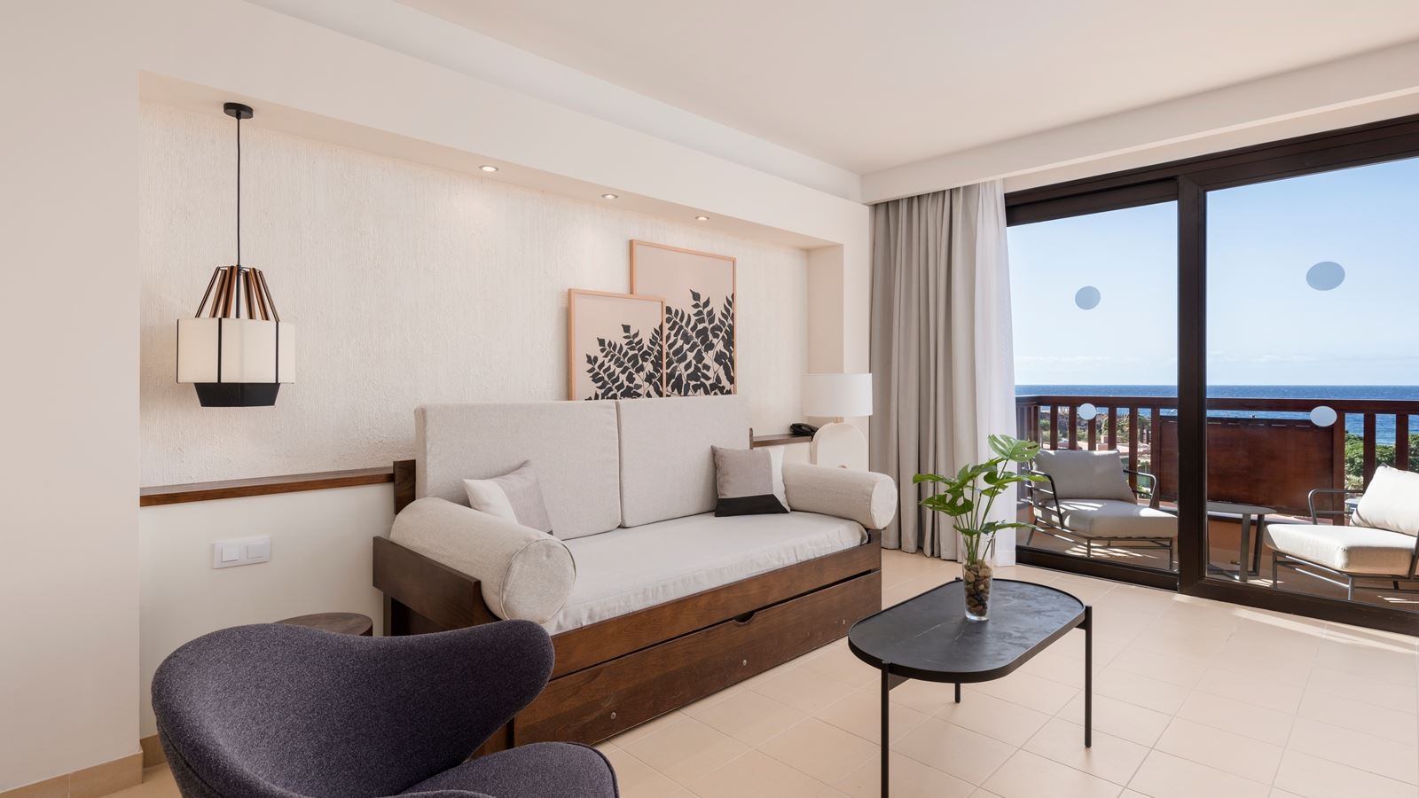 rooms-deluxe-room-ocean-view