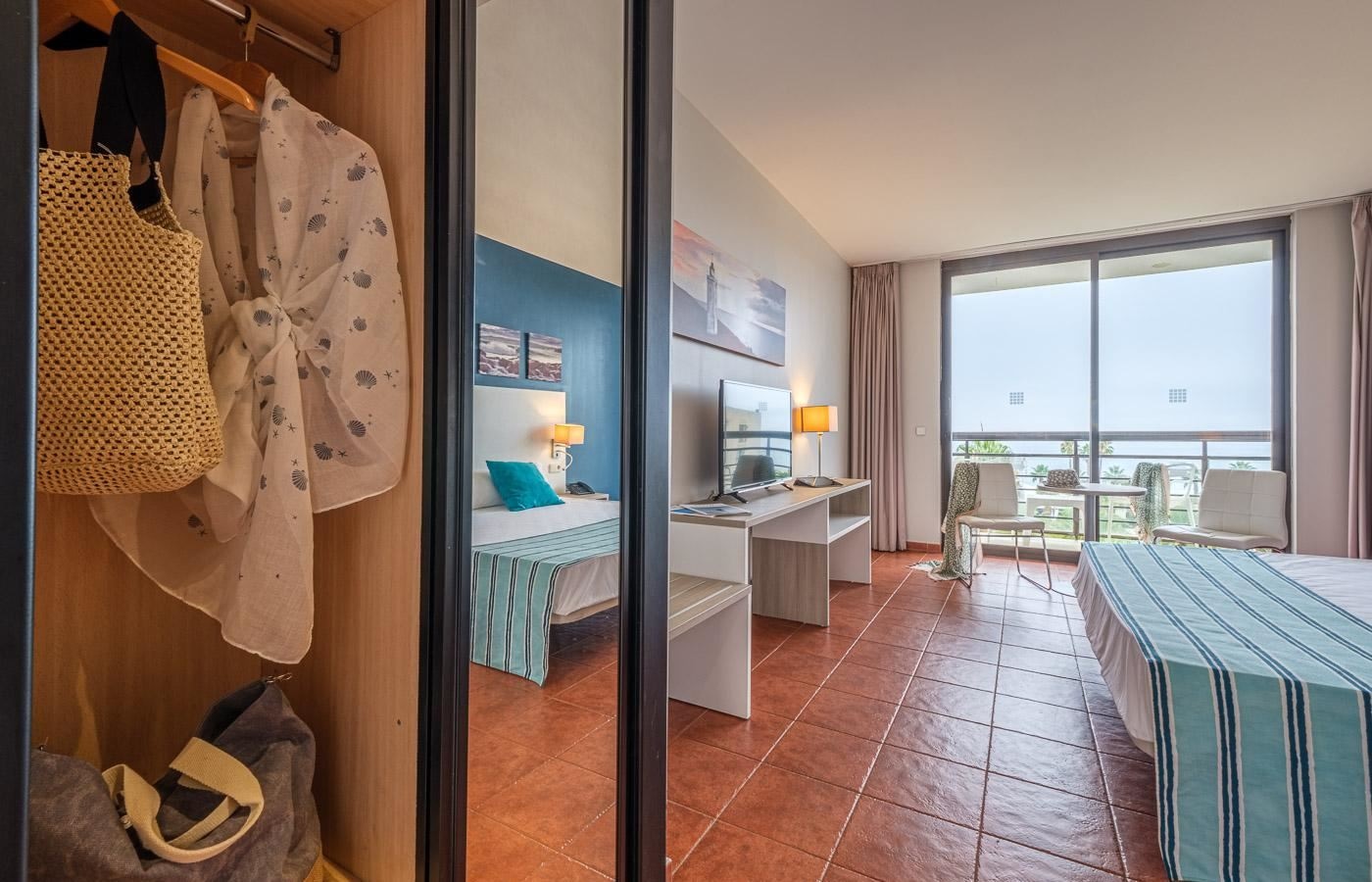 rooms-tv--studio-sea-view-with-terrace