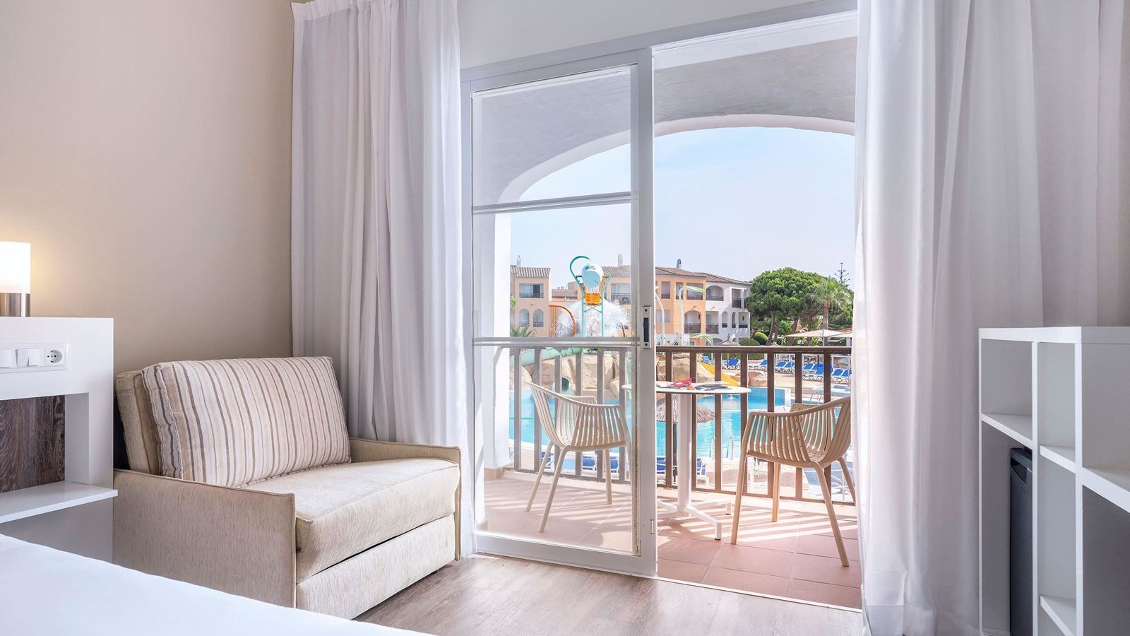 rooms-double-splash-park-view