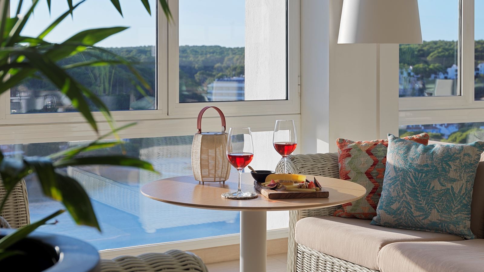 restaurants-lobby-lounge-bar