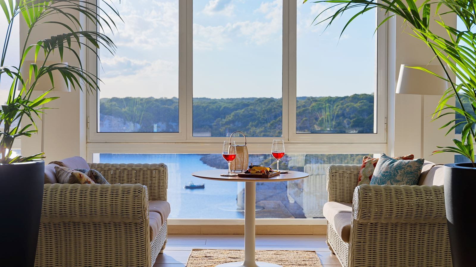 restaurants-lobby-lounge-bar