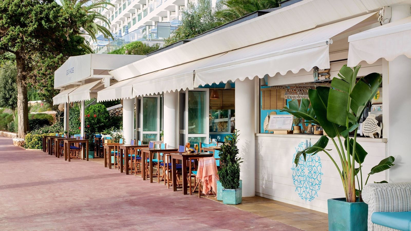 bars-cape-nao-beach-club-and-restaurant