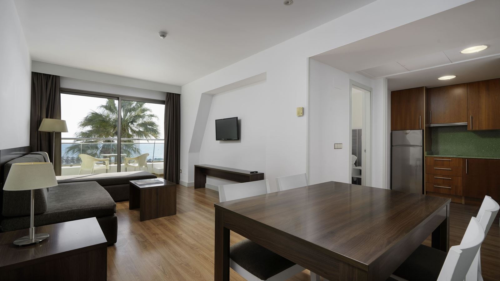 rooms-junior-suite-sea-view-balcony-or-terrace