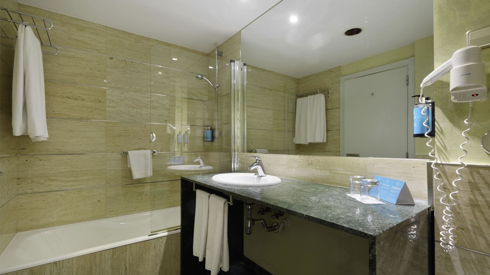 rooms-junior-suite-sea-view-balcony-or-terrace