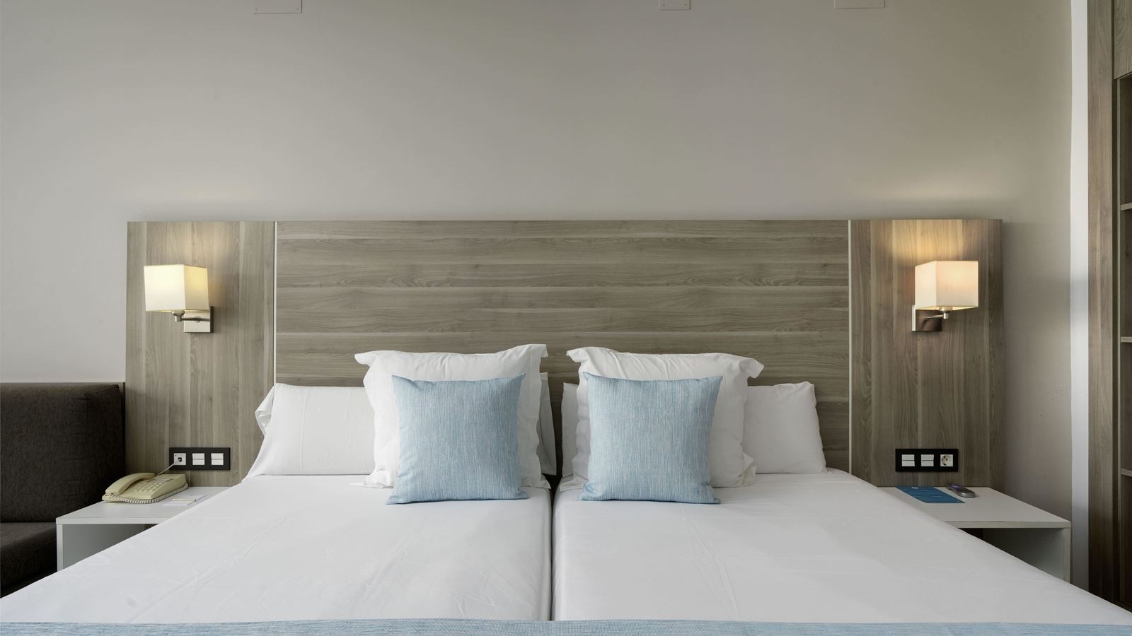 rooms-double-room-sea-view-balcony-or-terrace