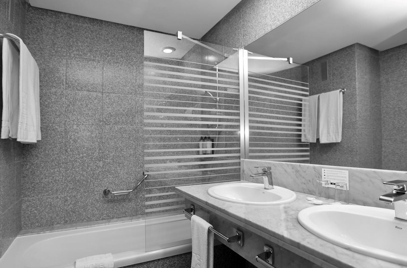 rooms-double-standard-room-with-balcony-or-terrace